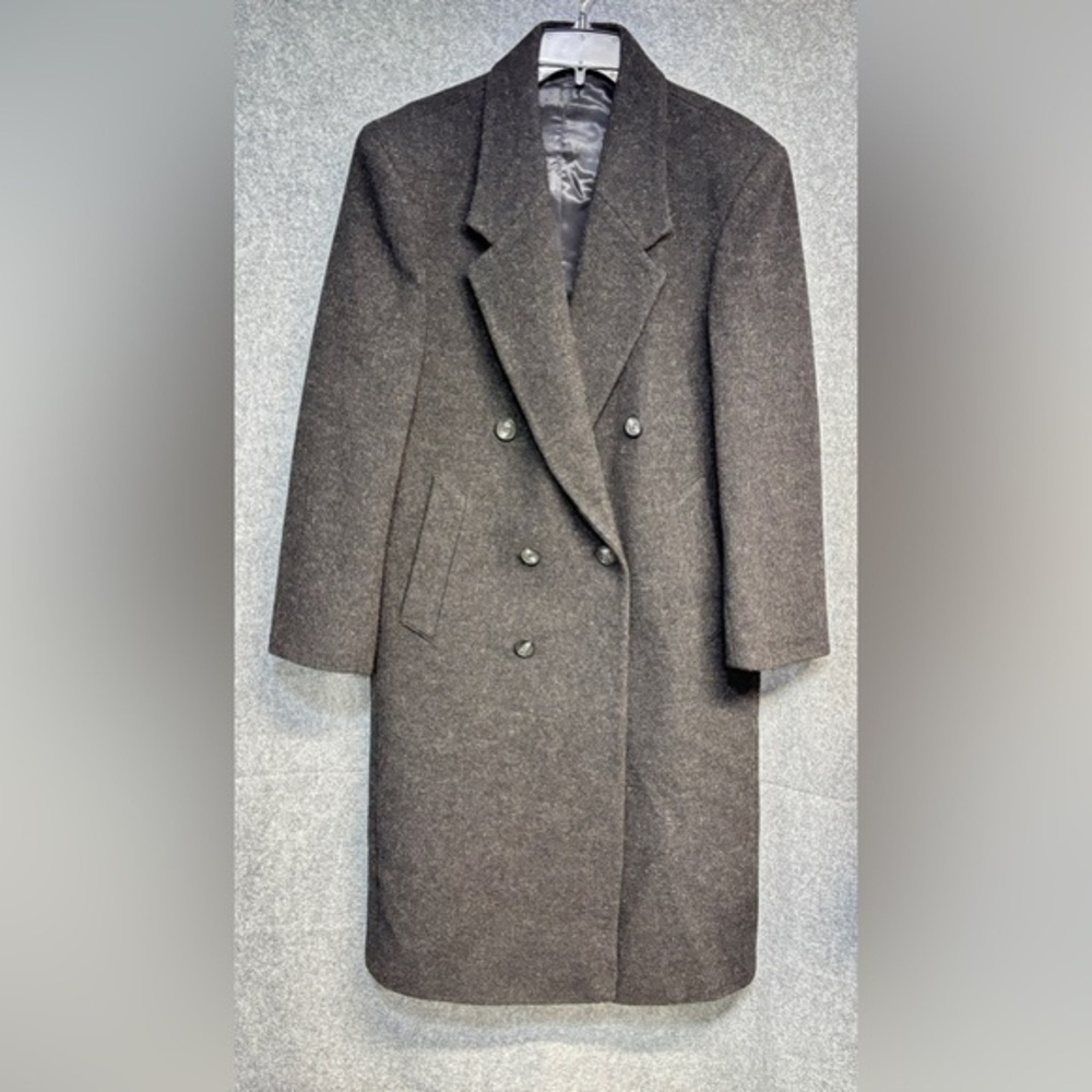 Virany 100% Wool Overcoat
Hungary Long Pea Coat Size 36
Black grey blend coat